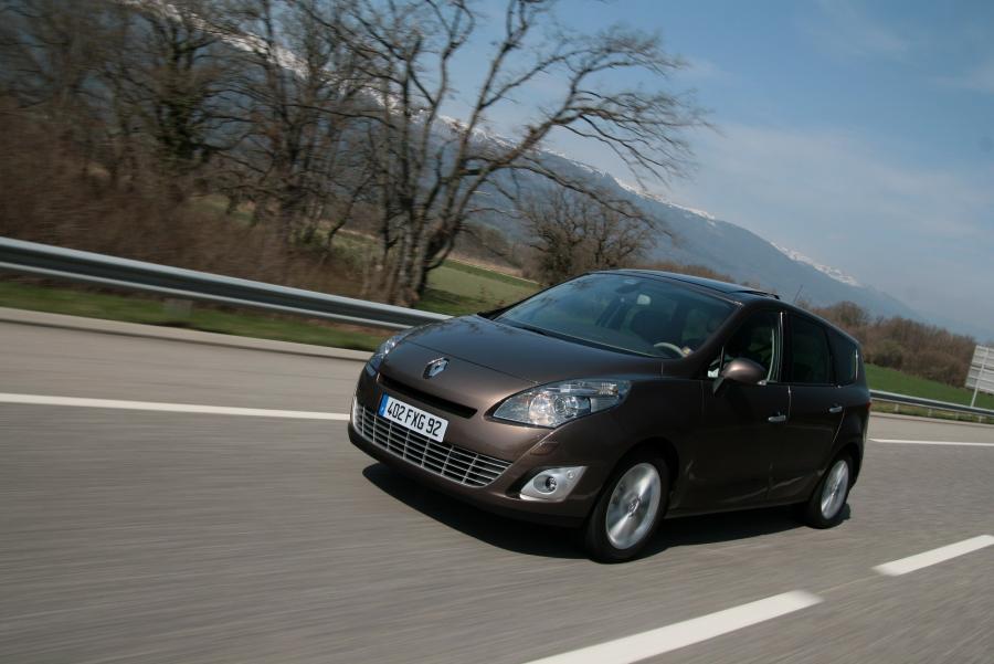  Renault Grand Scenic 2009 года  (фото 9 из 65)